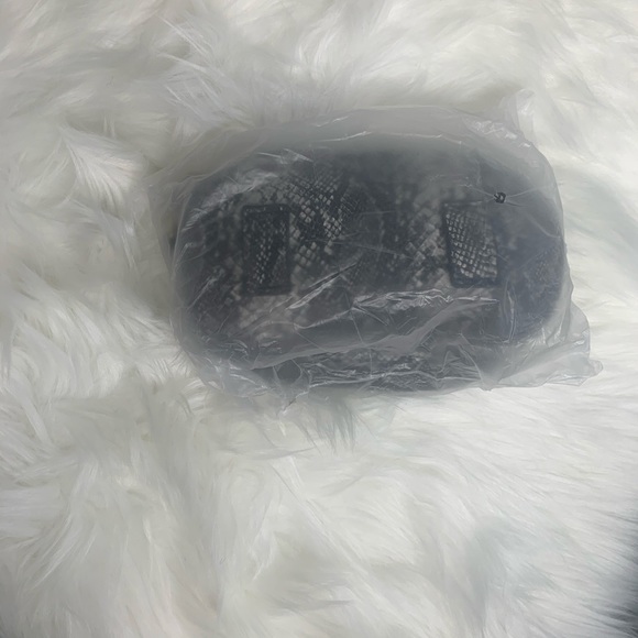 Snake Chain Shoulder Waist Bags Fanny Belt Packs - Picture 7 of 7